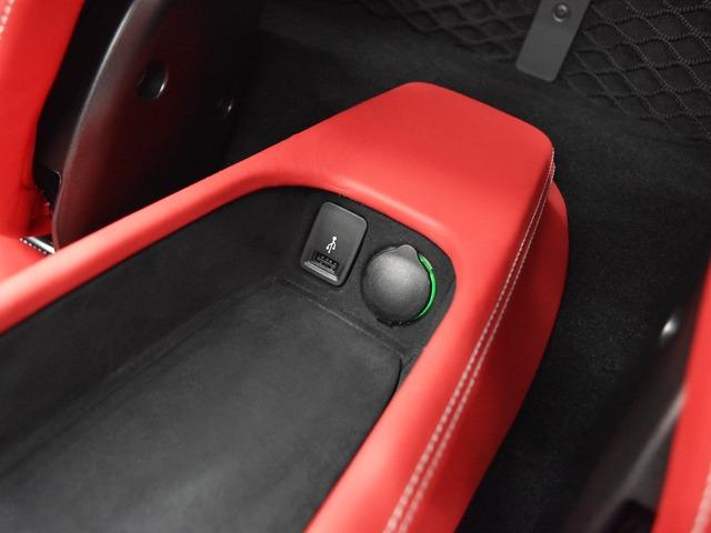 Ｆ８トリブート ベースグレード　Ｆ１　ＯＰ４９８　カーボンファイバーＦスポイラー／アウターシルカバー／ＬＥＤ付ステアリングホイール　サスペンションリフター　２０ｉｎＡＷ　前後Ｐカメラ　アダプティブＦライトシステム　イエローキャリパー（23枚目）