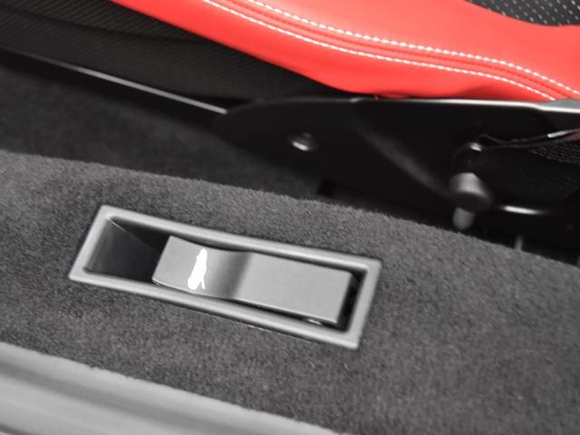 Ｆ８トリブート ベースグレード　Ｆ１　ＯＰ４９８　カーボンファイバーＦスポイラー／アウターシルカバー／ＬＥＤ付ステアリングホイール　サスペンションリフター　２０ｉｎＡＷ　前後Ｐカメラ　アダプティブＦライトシステム　イエローキャリパー（30枚目）