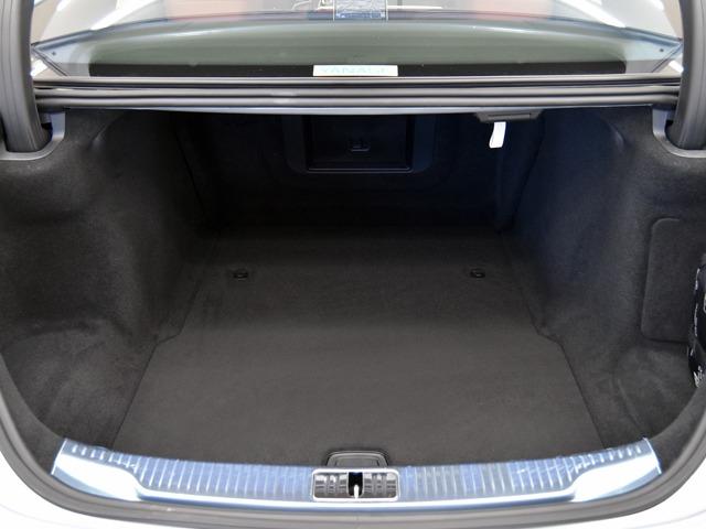 Ｓクラス Ｓ５００　４マチック　ＡＭＧラインパッケージ　ＯＰ２７３　レザーＥＸＣＰ　ドライバーズＰＫＧ　ＡＲヘッドアップＤ　３ＤコックピットＤ　茶革　ベーシックＰＫＧ　パノラマＳＲ　Ｆベンチレーター　前後シートＨ　レーダーセーフティＰＫＧ　３６０°カメラ（19枚目）