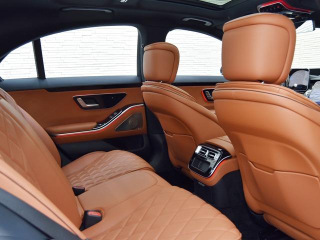 Ｓクラス Ｓ５００　４マチック　ＡＭＧラインパッケージ　ＯＰ２７３　レザーＥＸＣＰ　ドライバーズＰＫＧ　ＡＲヘッドアップＤ　３ＤコックピットＤ　茶革　ベーシックＰＫＧ　パノラマＳＲ　Ｆベンチレーター　前後シートＨ　レーダーセーフティＰＫＧ　３６０°カメラ（23枚目）