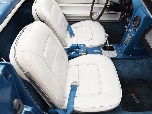 シボレーコルベット スティングレー C2 1965年モデル 15inAW マリーナブルーインテリア 白革 ホワイトレザールーフライニング ウッドステアリング シガーソケット 禁煙(15枚目)