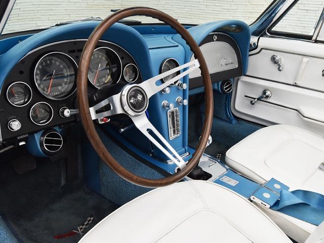 シボレーコルベット スティングレー C2 1965年モデル 15inAW マリーナブルーインテリア 白革 ホワイトレザールーフライニング ウッドステアリング シガーソケット 禁煙(16枚目)