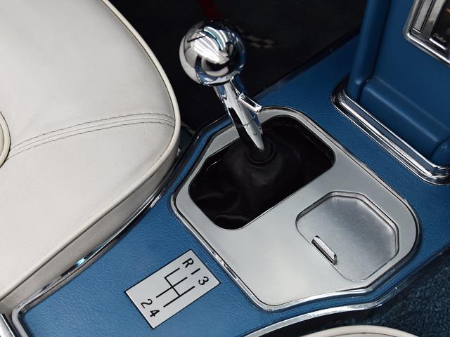 シボレーコルベット スティングレー C2 1965年モデル 15inAW マリーナブルーインテリア 白革 ホワイトレザールーフライニング ウッドステアリング シガーソケット 禁煙(17枚目)