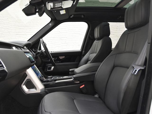 レンジローバー ヴォーグ　ＯＰ２４０　電動サイドステップ　２２ｉｎＡＷ　ブラックエクステリアパック　パノラマＳＲ　ドライバーアシストパック　エボニーレザー　メリディアン　アンビエントライト　３ゾーンＡＣ　ブラインドスポット（7枚目）