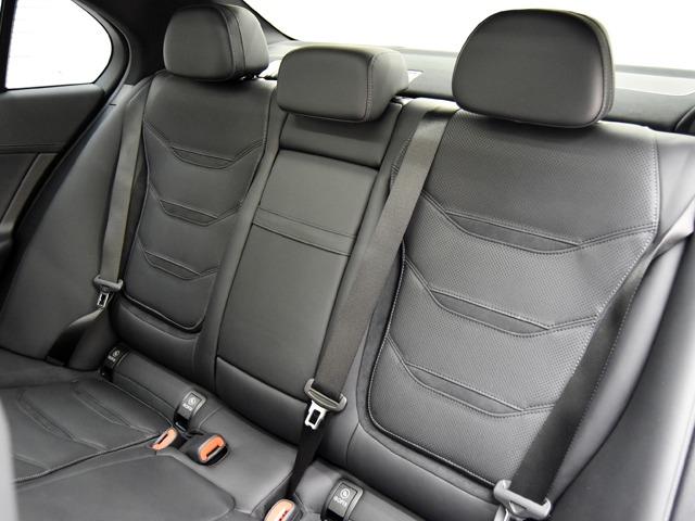 Cクラス C63 S E パフォーマンス AMGカーボンPKG OP106 AMGパフォーマンスPKG パノラマSR 黒革 FシートH&ベンチレーター ブルメスター AMGカーボンファイバーインテリアトリム レーダーセーフティPKG AMG20inAW ACC(14枚目)