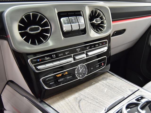 Gクラス G400d マヌファクトゥーアエディション 特別仕様車 AMGライン ラグジュアリーPKG 白革 フルレザー仕様&ダイヤモンドステッチ 前後シートH ホワイトハイグロスウッドインテリアトリム Fベンチレーター メモリー付パワーシート ACC(17枚目)