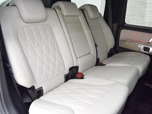 Gクラス G400d マヌファクトゥーアエディション 特別仕様車 AMGライン ラグジュアリーPKG 白革 フルレザー仕様&ダイヤモンドステッチ 前後シートH ホワイトハイグロスウッドインテリアトリム Fベンチレーター メモリー付パワーシート ACC(24枚目)