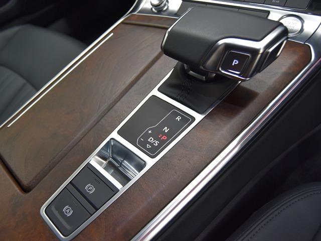 Ａ６アバント ５５ＴＦＳＩクワトロ　デビューパッケージ　リヤコンフォートＰＫＧ　ＨＤマトリクスＬＥＤヘッドライト　パワーアシストＰＫＧ　アシスタンスＰＫＧ　黒革　前後シートＨ　サラウンドビューカメラ　２０ｉｎＡＷ　メモリー付パワーシート　ＭＭＩナビＴＶ（16枚目）