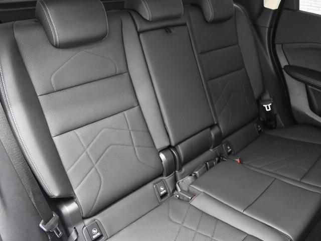 Ｘ１ ｘＤｒｉｖｅ　２０ｉ　ｘライン　黒革　ＦシートＨ　サラウンドビューカメラ　ヘッドアップＤ　オートマチックテールゲート　ＡＣＣ　ドライビングアシストプロフェッショナル　コンフォートアクセス　Ｐアシスト＋　メモリー付パワーシート　禁煙（13枚目）