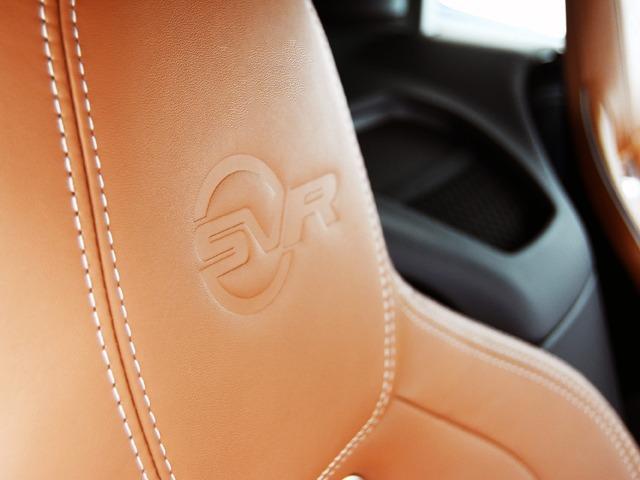 Ｆタイプ ＳＶＲクーペ　ＯＰ３９５　ＳＶＲカーボンセラミックブレーキＰ　エクステリアカーボンファイバーＰ　カーボンファイバールーフ　エクステンデッドウィンザーレザーインテリア　メリディアン　デュアルゾーンクライメートＣＴＬ（27枚目）