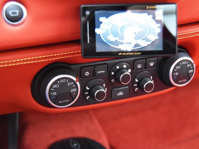 ４８８スパイダー ベースグレード　Ｆ１　ＯＰ４３７　２０ｉｎＡＷ　カーボンファイバーＬＥＤドライバーゾーン／ダッシュボードインサート／Ｒエアダクト　ロッソフェラーリレザー　サスペンションリフター　フルエレクトリックシート　シートＨ　禁煙（22枚目）