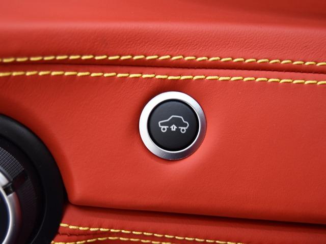 ４８８スパイダー ベースグレード　Ｆ１　ＯＰ４３７　２０ｉｎＡＷ　カーボンファイバーＬＥＤドライバーゾーン／ダッシュボードインサート／Ｒエアダクト　ロッソフェラーリレザー　サスペンションリフター　フルエレクトリックシート　シートＨ　禁煙（26枚目）