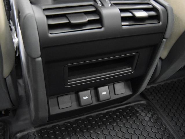 ディフェンダー ９０ＸＳエディション　Ｐ３００　限定車　ＸＳエディションエクステリアＰ　２０ｉｎＡＷ　パノラマＳＲ　ＦシートＨ／シートクーラー／メモリー機能　エイコーンレザー　インタラクティブドライバーＤ　ＡＣＣ　メリディアン　レーンキープ　禁煙（24枚目）