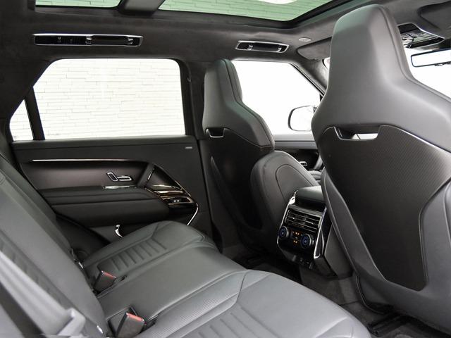 レンジローバースポーツ ＳＶエディションワン　ＯＰ１４０　ディプロイアブルサイドステップ　パノラマＳＲ　４ゾーンＡＣ　２３ｉｎＡＷ　フルプロテクションフィルム　エボニーウィンザーレザー　ＳＶカーボンファイバーシートＰ　ドライバーアシストＰ　ＡＣＣ（30枚目）