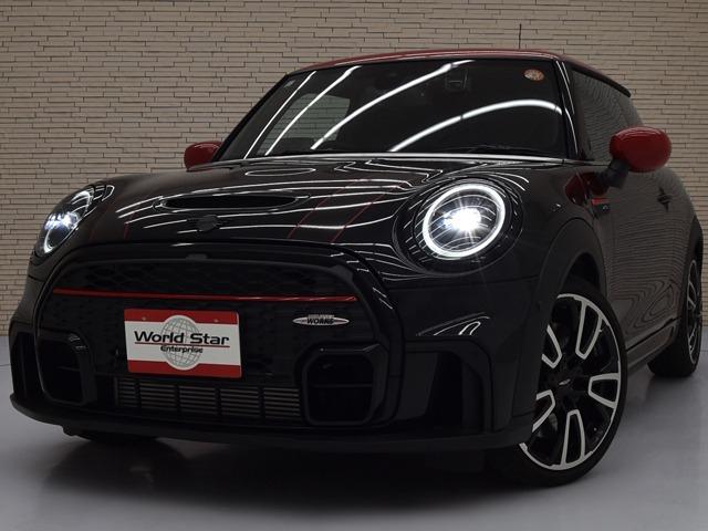 ＭＩＮＩ ジョンクーパーワークス　ジョンクーパーワークストリム　ピアノブラックエクステリア　１８ｉｎＡＷ　ブラックハーフレザー　ＦシートＨ　純正ナビ　ヘッドアップＤ　マルチＤメーターパネル　レッドルーフ＆ミラーキャップ　ＬＥＤヘッドライト　コンフォートアクセス（5枚目）