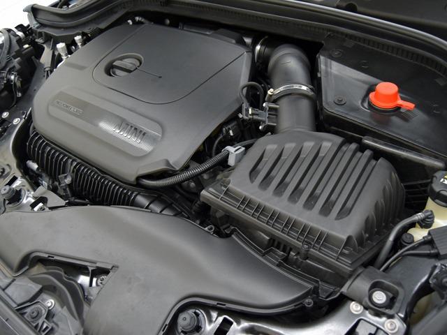 ＭＩＮＩ ジョンクーパーワークス　ジョンクーパーワークストリム　ピアノブラックエクステリア　１８ｉｎＡＷ　ブラックハーフレザー　ＦシートＨ　純正ナビ　ヘッドアップＤ　マルチＤメーターパネル　レッドルーフ＆ミラーキャップ　ＬＥＤヘッドライト　コンフォートアクセス（27枚目）