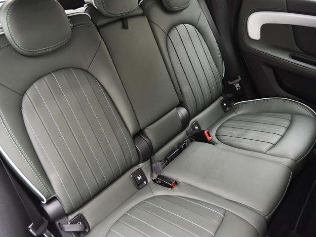 MINI クーパーD クロスオーバーオール4 アンテイムドED 特別仕様車 18inAW ALL4エクステリア ピアノブラックエクステリア MINIYoursレザーラウンジハイランドグリーンシート FシートH 純正ナビ ACC マルチDメーターパネル Bカメラ(13枚目)