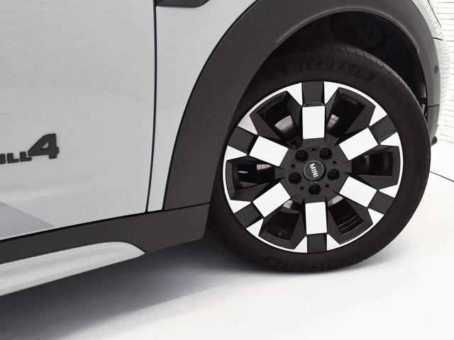 MINI クーパーD クロスオーバーオール4 アンテイムドED 特別仕様車 18inAW ALL4エクステリア ピアノブラックエクステリア MINIYoursレザーラウンジハイランドグリーンシート FシートH 純正ナビ ACC マルチDメーターパネル Bカメラ(21枚目)