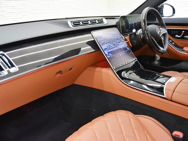 Ｓクラス Ｓ４００ｄ　４マチック　ＡＭＧライン　レザーＥＸＣＰ　ＯＰ２０４　ベーシックＰＫＧ　パノラマＳＲ　ＡＭＧ２０ｉｎＡＷ　茶革　ブルメスター　前後シートＨ　レーダーセーフティＰＫＧ　エアサス　パワートランク　３６０°カメラ　メモリー付パワーシート　ＡＣＣ（10枚目）