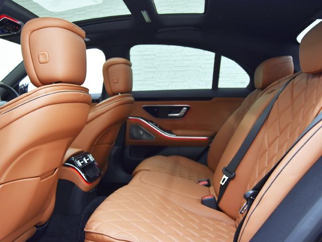Ｓクラス Ｓ４００ｄ　４マチック　ＡＭＧライン　レザーＥＸＣＰ　ＯＰ２０４　ベーシックＰＫＧ　パノラマＳＲ　ＡＭＧ２０ｉｎＡＷ　茶革　ブルメスター　前後シートＨ　レーダーセーフティＰＫＧ　エアサス　パワートランク　３６０°カメラ　メモリー付パワーシート　ＡＣＣ（23枚目）