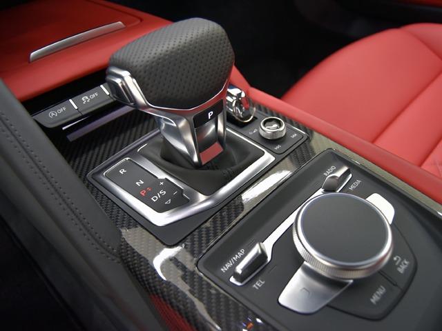 Ｒ８スパイダー Ｖ１０パフォーマンス５．２ＦＳＩクワトロＳトロニック　ＯＰ１２５　２０２２ｙモデル　エクスプレスレッドファインナッパレザー　ＦシートＨ　バング＆オルフセン　ダイナミックステアリング　ブラックアウディリングＰＫＧ　拡張デコラティブパネルグロスカーボン　禁煙（15枚目）