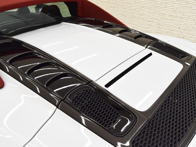 Ｒ８スパイダー Ｖ１０パフォーマンス５．２ＦＳＩクワトロＳトロニック　ＯＰ１２５　２０２２ｙモデル　エクスプレスレッドファインナッパレザー　ＦシートＨ　バング＆オルフセン　ダイナミックステアリング　ブラックアウディリングＰＫＧ　拡張デコラティブパネルグロスカーボン　禁煙（21枚目）