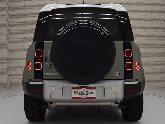 ディフェンダー ９０ＳＥ　Ｐ３００　コントラストルーフホワイト　コールドクライメートＰ　マトリクスＬＥＤヘッドライト　１２ｗａｙＦシート　クロスカービームホワイトパウダーコートブラッシュドフィニッシュ　黒革　レーンキープ／チェンジ　禁煙（6枚目）