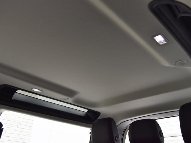 ディフェンダー ９０ＳＥ　Ｐ３００　コントラストルーフホワイト　コールドクライメートＰ　マトリクスＬＥＤヘッドライト　１２ｗａｙＦシート　クロスカービームホワイトパウダーコートブラッシュドフィニッシュ　黒革　レーンキープ／チェンジ　禁煙（17枚目）