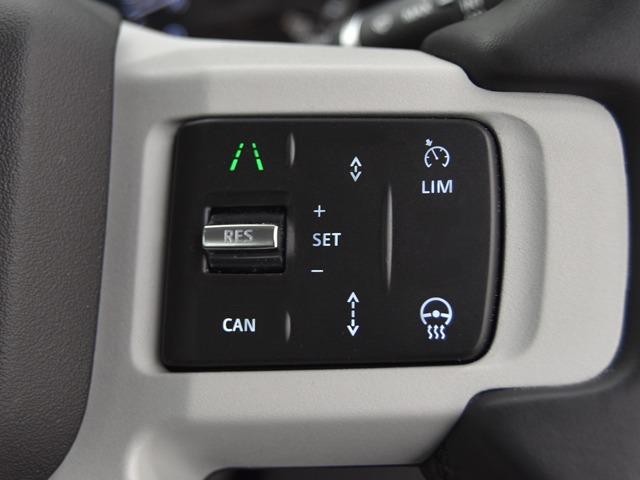 ディフェンダー ９０ＳＥ　Ｐ３００　コントラストルーフホワイト　コールドクライメートＰ　マトリクスＬＥＤヘッドライト　１２ｗａｙＦシート　クロスカービームホワイトパウダーコートブラッシュドフィニッシュ　黒革　レーンキープ／チェンジ　禁煙（22枚目）