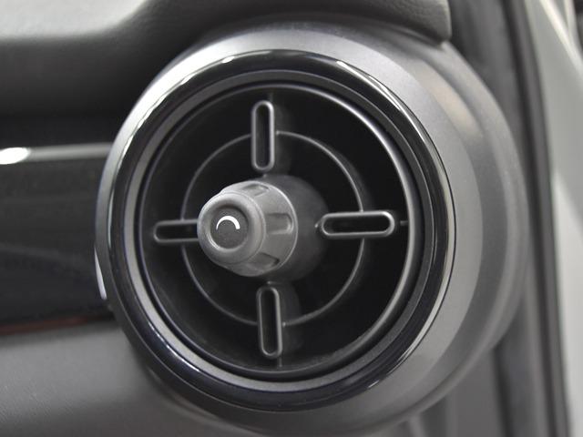 ＭＩＮＩ クーパーＳ　クラシック・トリム　１７ｉｎＡＷ　前後Ｐセンサー＆Ｂカメラ　純正ナビ　マルチＤメーターパネル　ブラック／パールハーフレザー　コンフォートアクセス　ＬＥＤヘッドライト　ＡＣＣ　ブラックルーフ＆ミラーキャップ　禁煙（23枚目）