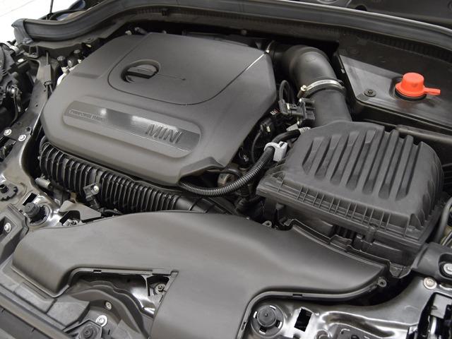 ＭＩＮＩ クーパーＳ　クラシック・トリム　１７ｉｎＡＷ　前後Ｐセンサー＆Ｂカメラ　純正ナビ　マルチＤメーターパネル　ブラック／パールハーフレザー　コンフォートアクセス　ＬＥＤヘッドライト　ＡＣＣ　ブラックルーフ＆ミラーキャップ　禁煙（24枚目）