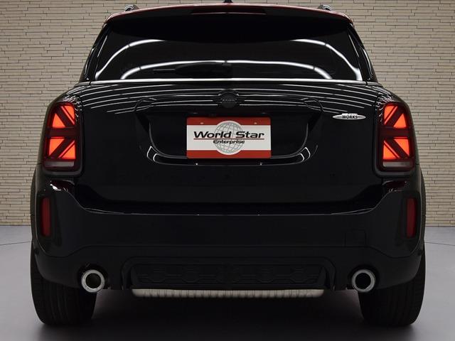 ＭＩＮＩ ジョンクーパーワークス　クロスオーバー　ＪＣＷトリム　１９ｉｎＡＷ　ピアノブラックエクステリア　ブラックハーフレザー　ＦシートＨ　純正ナビ　マルチＤメーターパネル　ＬＥＤヘッドライト　オートマチックテールゲート　コンフォートアクセス　ヘッドアップＤ　禁煙（6枚目）