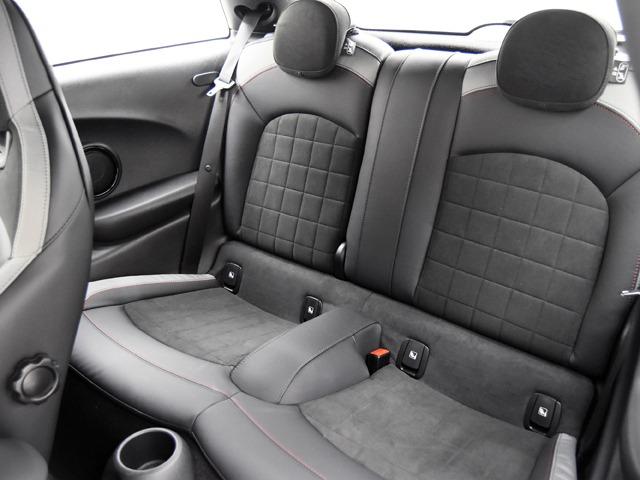 ＭＩＮＩ ジョンクーパーワークス　ジョンクーパーワークストリム　１８ｉｎＡＷ　ピアノブラックエクステリア　ブラックハーフレザー　ＦシートＨ　純正ナビ　マルチＤメーターパネル　ヘッドアップＤ　ブラックルーフ＆ミラーキャップ　ＬＥＤヘッドライト　コンフォートアクセス（13枚目）