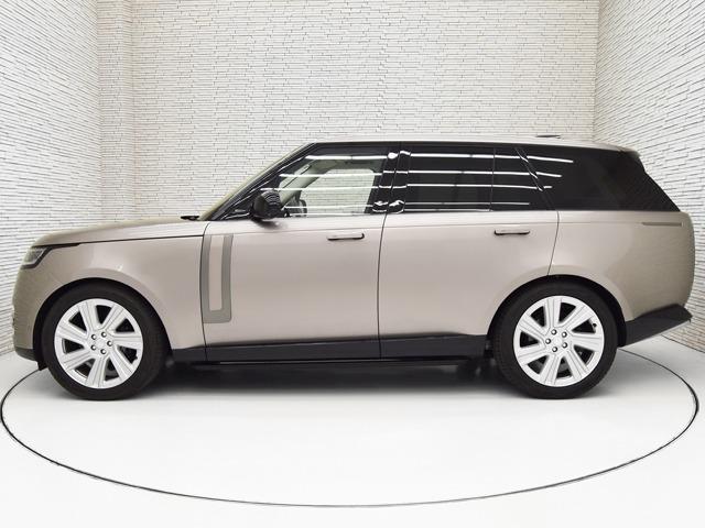 レンジローバー ＨＳＥ　Ｄ３００　スタンダードホイールベース　ＯＰ１００　ディプロイアブルサイドステップ　ホットクライメートＰ　パノラマＳＲ　ベルリーノレザー　ＣｌｅａｒＳｉｇｈｔインテリアリアビューミラー　ブラックキャリパー　２２ｉｎＡＷ　２４ｗａｙＦシート（6枚目）