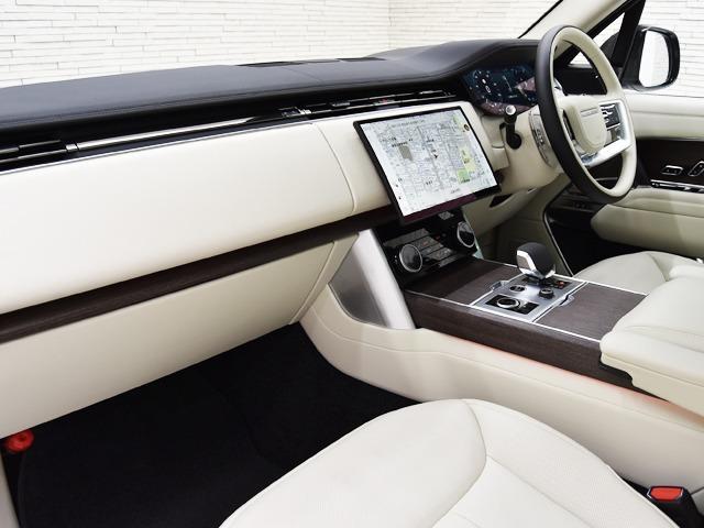 レンジローバー ＨＳＥ　Ｄ３００　スタンダードホイールベース　ＯＰ１００　ディプロイアブルサイドステップ　ホットクライメートＰ　パノラマＳＲ　ベルリーノレザー　ＣｌｅａｒＳｉｇｈｔインテリアリアビューミラー　ブラックキャリパー　２２ｉｎＡＷ　２４ｗａｙＦシート（10枚目）