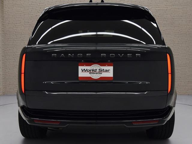 レンジローバー オートバイオグラフィーＤ３００スタンダードホイルベス　ディプロイアブルサイドステップ　シャドーエクステリアＰ　２２ｉｎＡＷ　パノラマＳＲ　ベージュレザー　４ゾーンＡＣ　２４ｗａｙＦシート　リアエグゼクティブクラスシート　ソフトクローズドア　レーンキープ（8枚目）