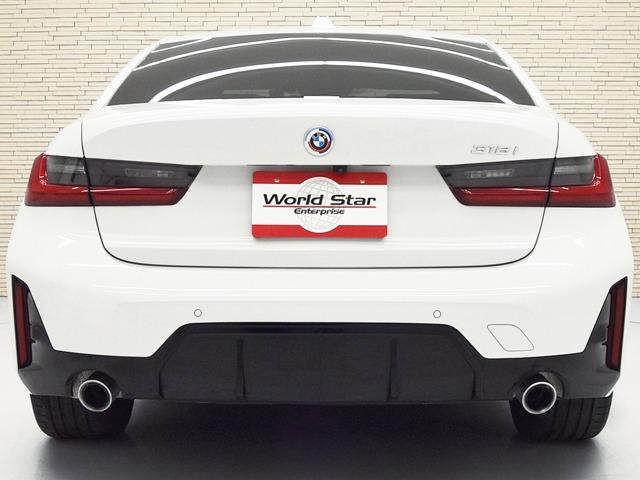 ３シリーズ ３１８ｉ　Ｍスポーツ　オートマチックテールゲート　ＭエアロダイナミクスＰＫＧ　アダプティブＬＥＤヘッドライト　ブラックハーフレザー　ＦシートＨ　ヘッドアップＤ　サンプロテクションガラス　１８ｉｎＡＷ　メモリー付パワーシート（4枚目）