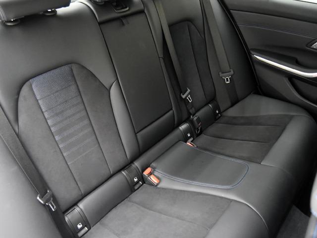 ３シリーズ ３１８ｉ　Ｍスポーツ　オートマチックテールゲート　ＭエアロダイナミクスＰＫＧ　アダプティブＬＥＤヘッドライト　ブラックハーフレザー　ＦシートＨ　ヘッドアップＤ　サンプロテクションガラス　１８ｉｎＡＷ　メモリー付パワーシート（13枚目）