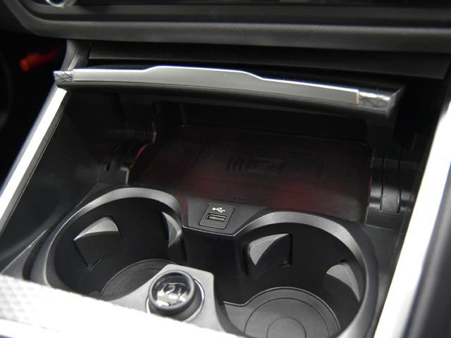 ３シリーズ ３１８ｉ　Ｍスポーツ　オートマチックテールゲート　ＭエアロダイナミクスＰＫＧ　アダプティブＬＥＤヘッドライト　ブラックハーフレザー　ＦシートＨ　ヘッドアップＤ　サンプロテクションガラス　１８ｉｎＡＷ　メモリー付パワーシート（17枚目）