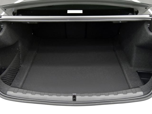 ３シリーズ ３１８ｉ　Ｍスポーツ　オートマチックテールゲート　ＭエアロダイナミクスＰＫＧ　アダプティブＬＥＤヘッドライト　ブラックハーフレザー　ＦシートＨ　ヘッドアップＤ　サンプロテクションガラス　１８ｉｎＡＷ　メモリー付パワーシート（20枚目）