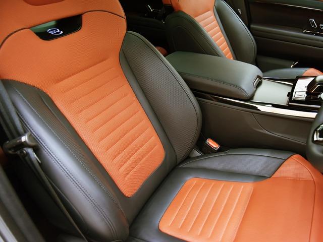 レンジローバースポーツ ＳＶエディションワン　ＯＰ１４５　ディプロイアブルサイドステップ　ホットクライメートＰ　パノラマＳＲ　ボンネットカーボンファイバーグロス　赤黒革　ＳＶカーボンファイバーエクステリアＰ　プライバシーガラス　メリディアン　禁煙（12枚目）