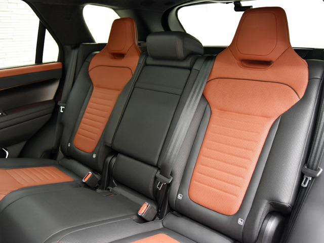 レンジローバースポーツ ＳＶエディションワン　ＯＰ１４５　ディプロイアブルサイドステップ　ホットクライメートＰ　パノラマＳＲ　ボンネットカーボンファイバーグロス　赤黒革　ＳＶカーボンファイバーエクステリアＰ　プライバシーガラス　メリディアン　禁煙（15枚目）