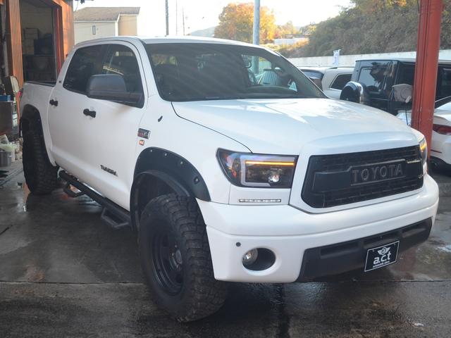 タンドラ クルーマックス　ＳＲ５　４ＷＤビルシュタインリフトアップカスタムオーバーフェンダーＢＦグッドリッチマッドテレンタイヤパワーシートサンルーフ（11枚目）