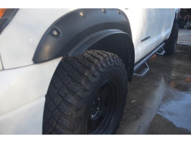 タンドラ クルーマックス　ＳＲ５　４ＷＤビルシュタインリフトアップカスタムオーバーフェンダーＢＦグッドリッチマッドテレンタイヤパワーシートサンルーフ（19枚目）