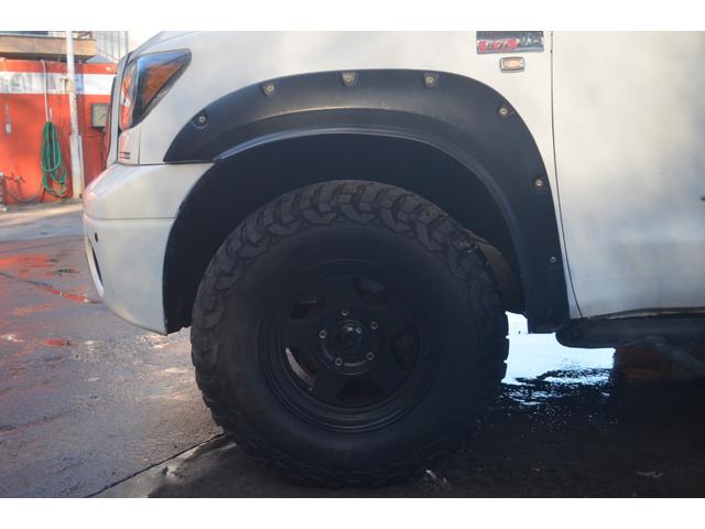 タンドラ クルーマックス　ＳＲ５　４ＷＤビルシュタインリフトアップカスタムオーバーフェンダーＢＦグッドリッチマッドテレンタイヤパワーシートサンルーフ（20枚目）