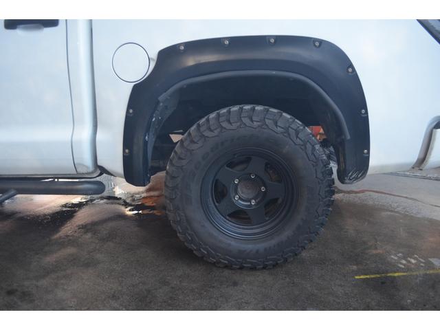 タンドラ クルーマックス　ＳＲ５　４ＷＤビルシュタインリフトアップカスタムオーバーフェンダーＢＦグッドリッチマッドテレンタイヤパワーシートサンルーフ（22枚目）