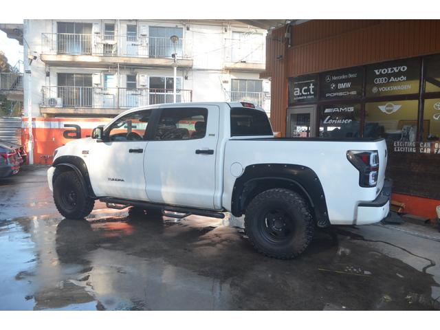 タンドラ クルーマックス　ＳＲ５　４ＷＤビルシュタインリフトアップカスタムオーバーフェンダーＢＦグッドリッチマッドテレンタイヤパワーシートサンルーフ（24枚目）