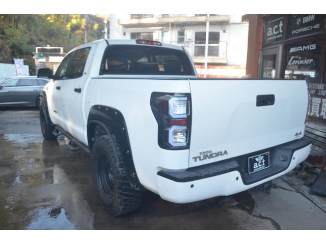 タンドラ クルーマックス　ＳＲ５　４ＷＤビルシュタインリフトアップカスタムオーバーフェンダーＢＦグッドリッチマッドテレンタイヤパワーシートサンルーフ（27枚目）