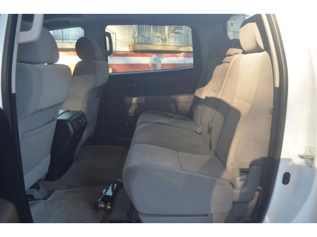 タンドラ クルーマックス　ＳＲ５　４ＷＤビルシュタインリフトアップカスタムオーバーフェンダーＢＦグッドリッチマッドテレンタイヤパワーシートサンルーフ（52枚目）