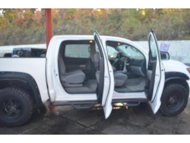 タンドラ クルーマックス　ＳＲ５　４ＷＤビルシュタインリフトアップカスタムオーバーフェンダーＢＦグッドリッチマッドテレンタイヤパワーシートサンルーフ（59枚目）